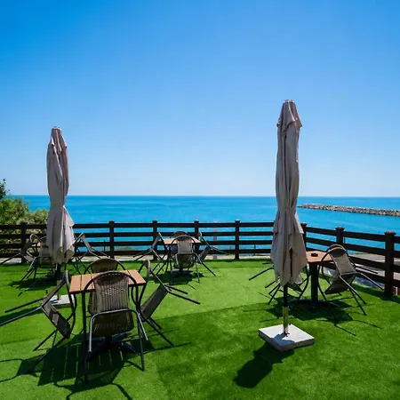 Summer Vibe بيت ضيافة كوستِنيست